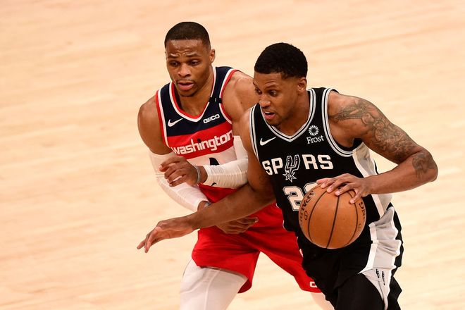 湖人完胜青岛队，保罗关键制胜