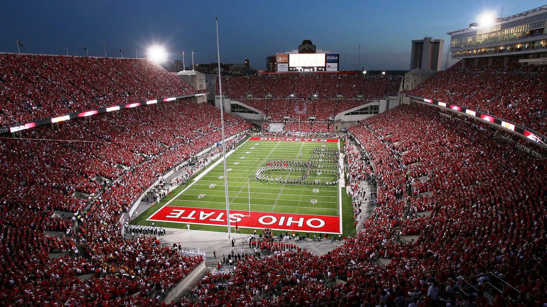 西决生死战焦点战，威尔士险胜罗马，当足球成为文明冲突的隐喻